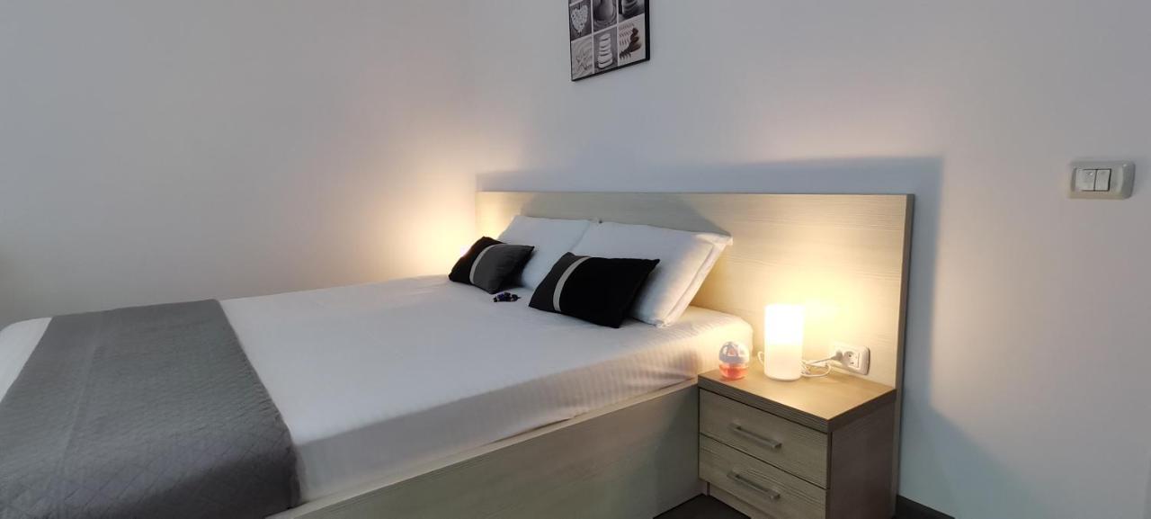 Apartamento Mike Studio Mamaia Nord Năvodari Exterior foto